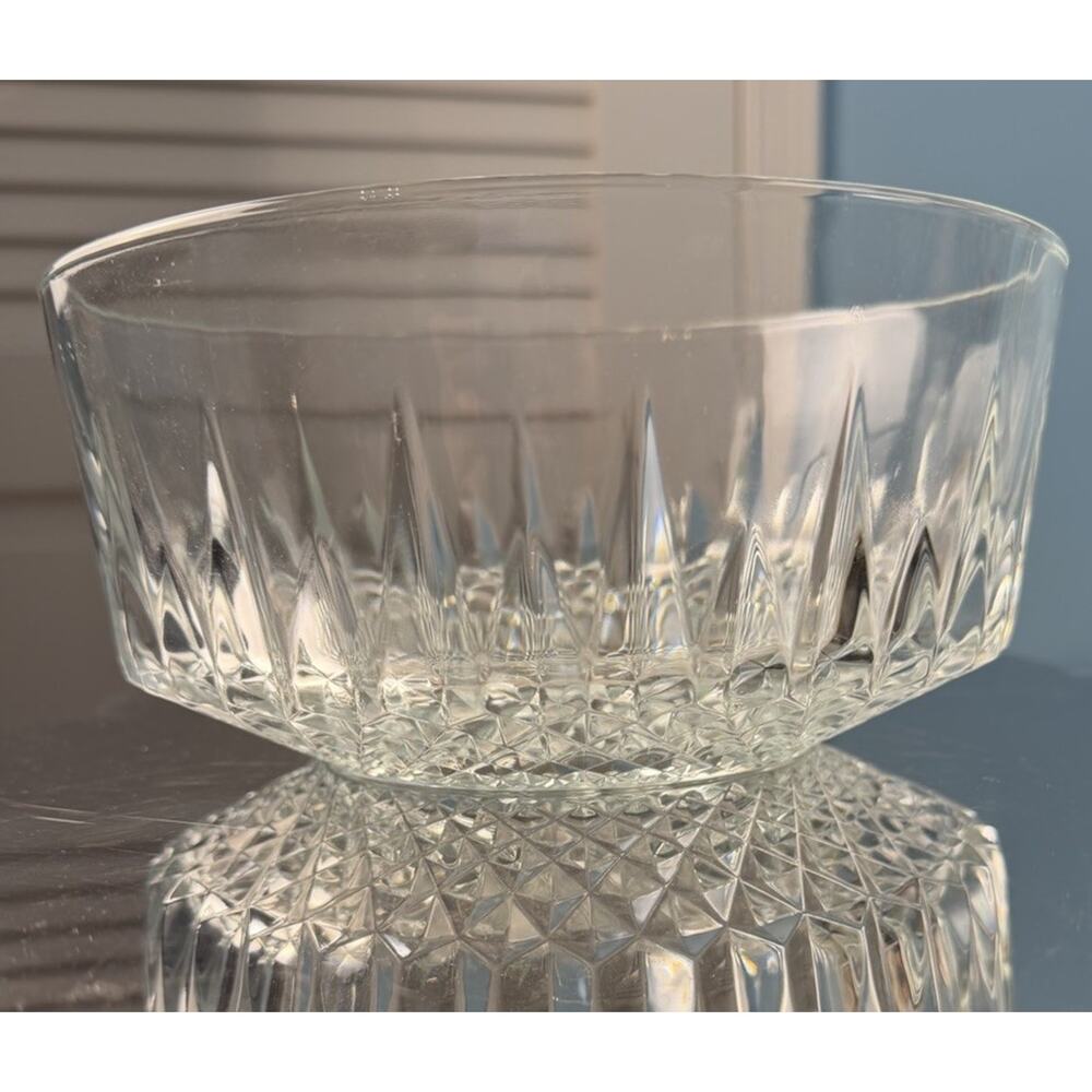 Vintage Arcoroc France Starburst Diamant Serving Bowl Medium 8"